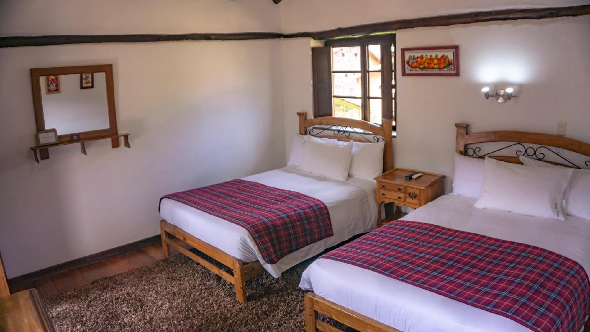 Lizzy Wasi Urubamba Hotel Bagian luar foto