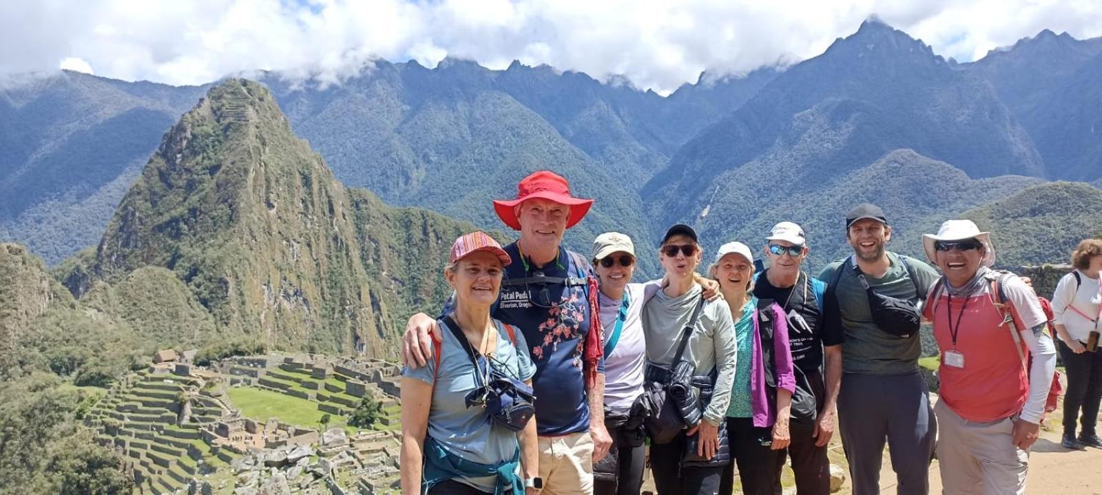 Lizzy Wasi Urubamba Hotel Bagian luar foto