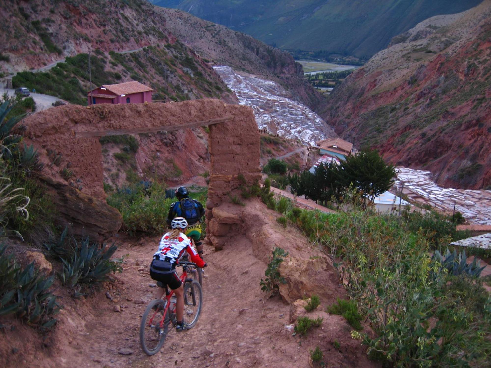Lizzy Wasi Urubamba Hotel Bagian luar foto