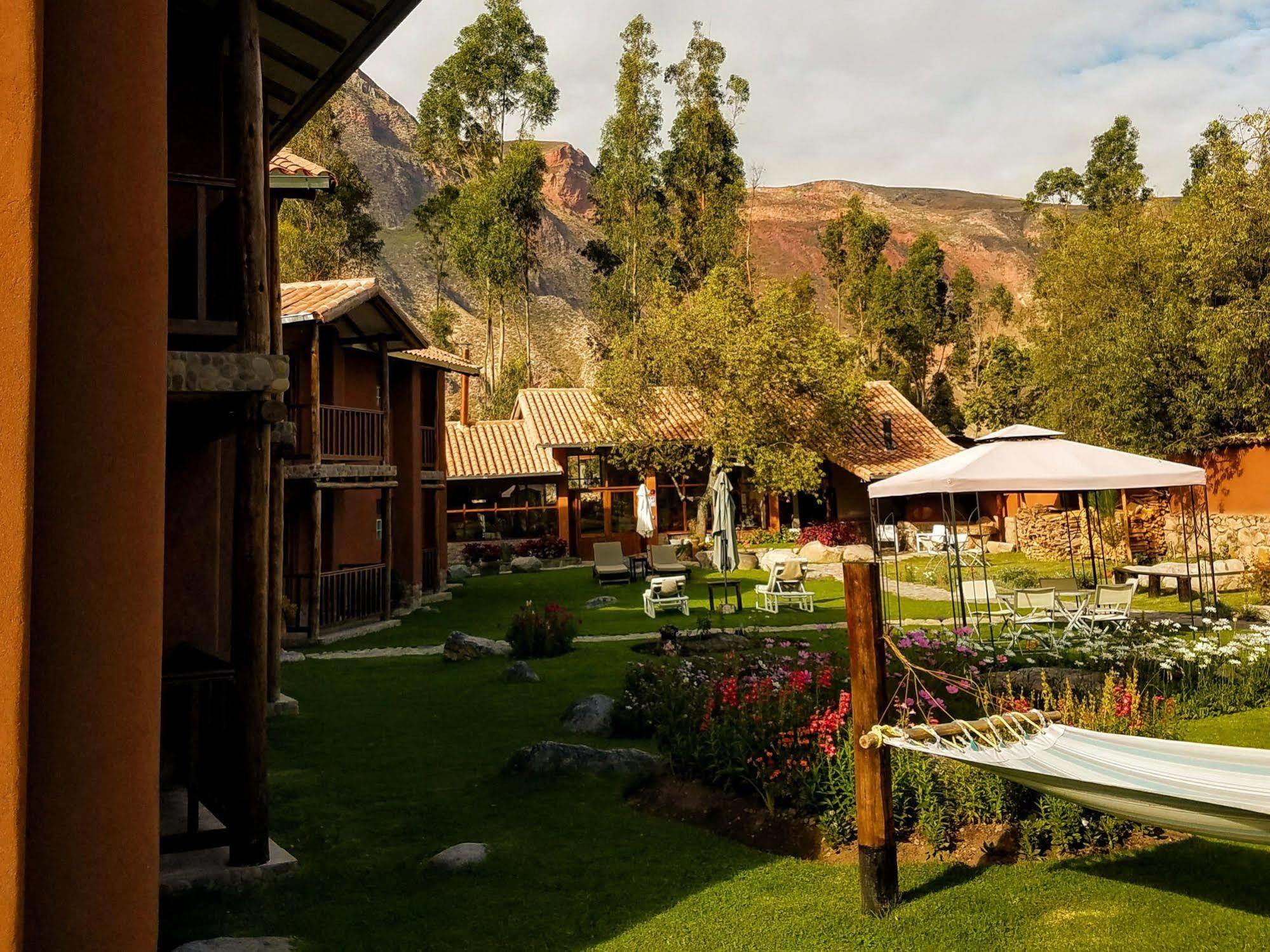 Lizzy Wasi Urubamba Hotel Bagian luar foto